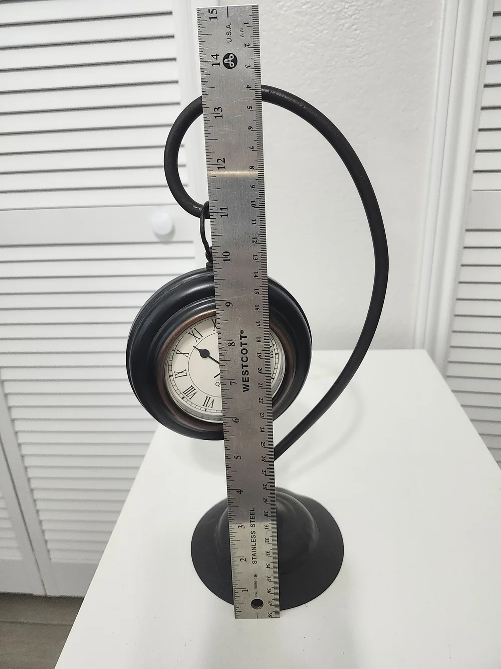 Vintage-Inspired Black Hanging Table Clock - Timeless Accent